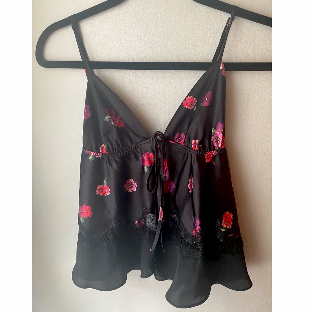 Victoria's Secret Tie Front Top 🌺
